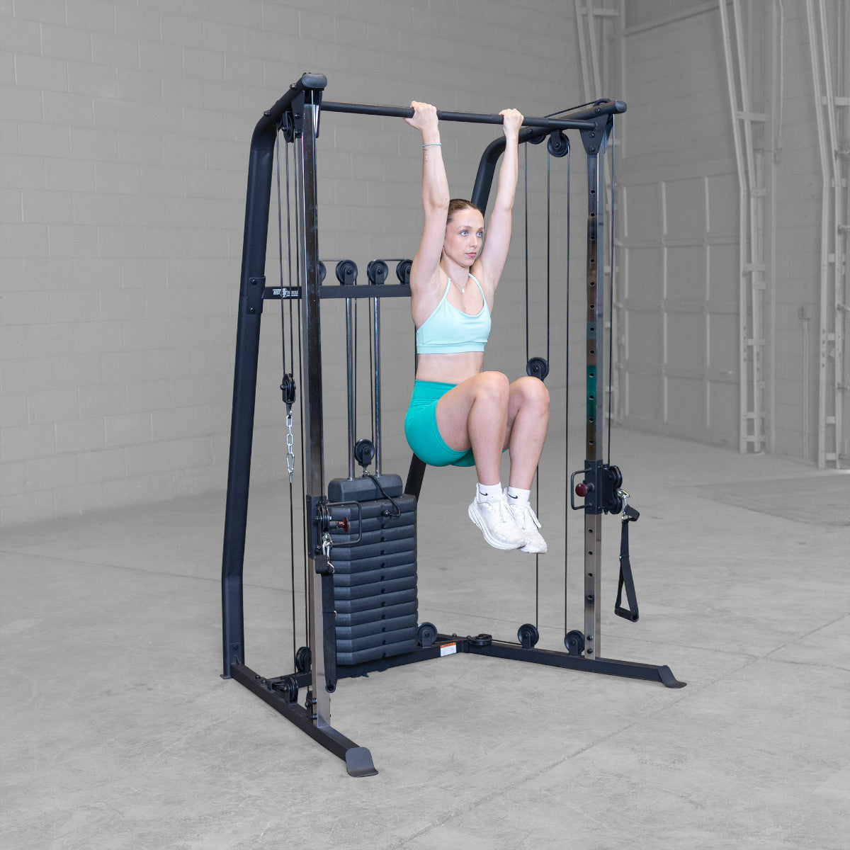 Best Fitness BFFT10B Functional Trainer girl exercising