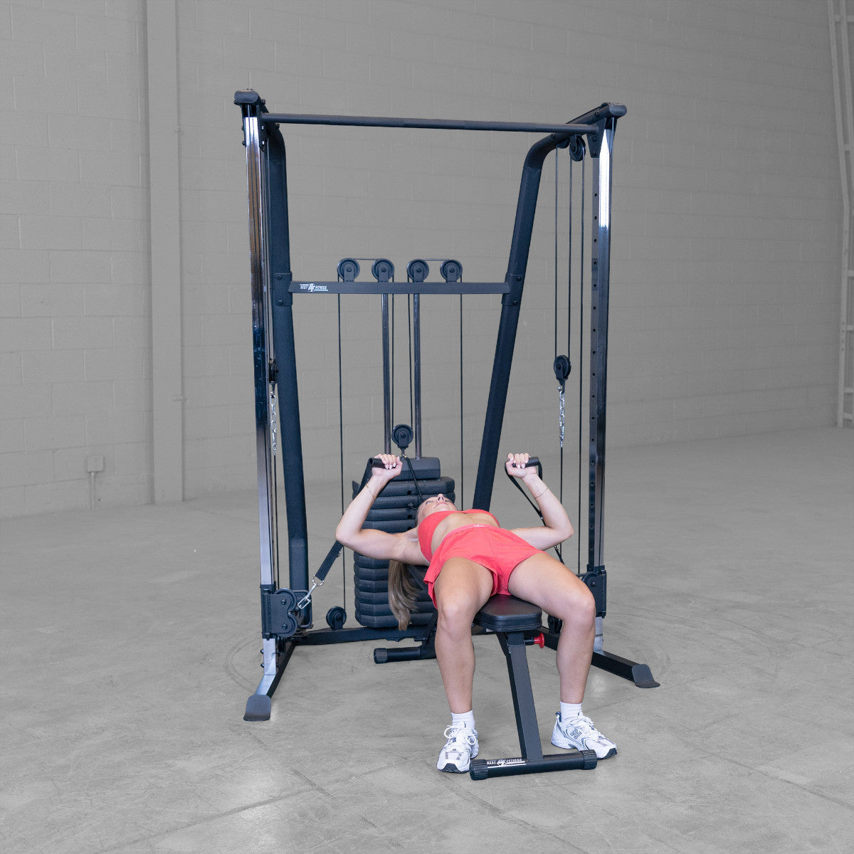 Best Fitness BFFT10B Functional Trainer girl exercising