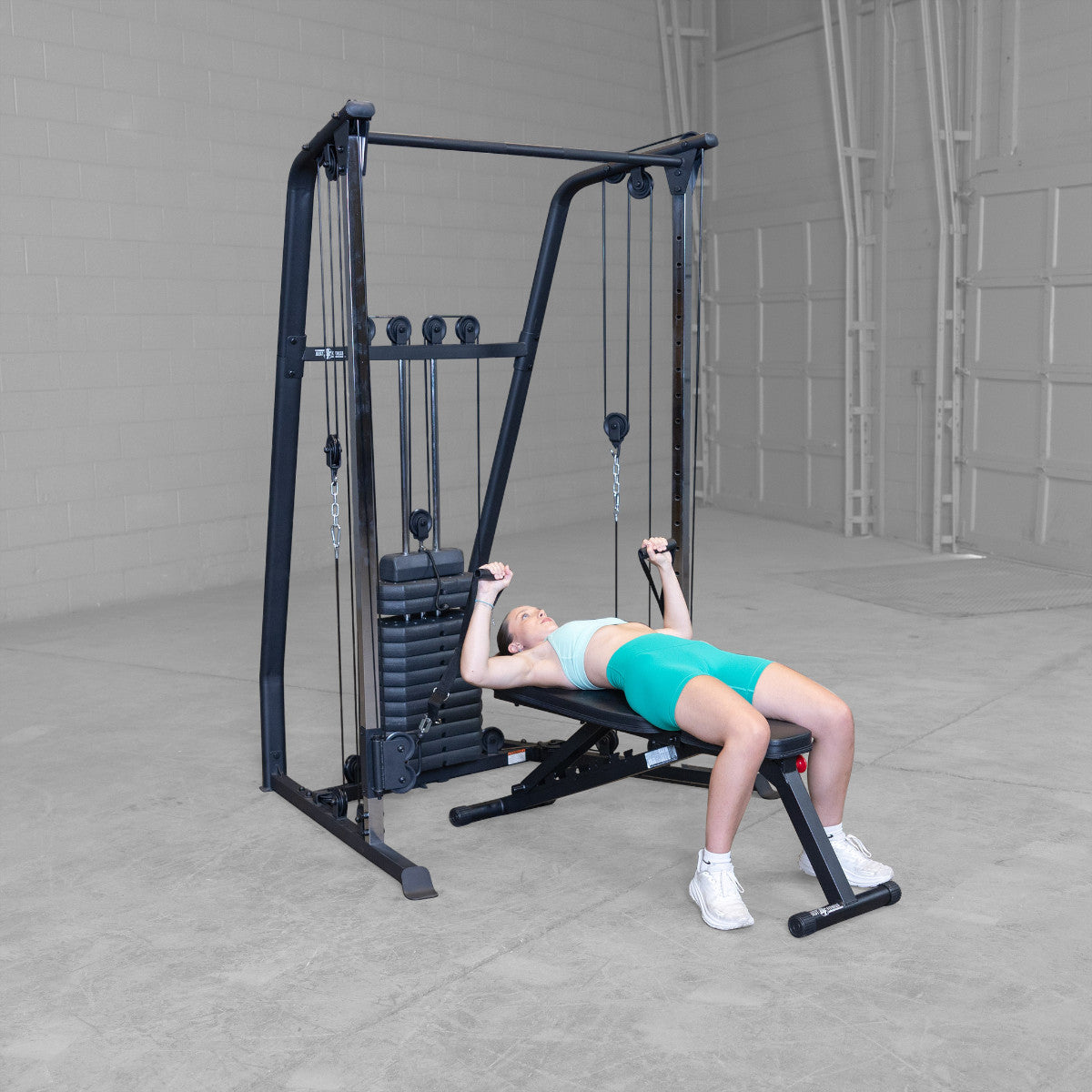Best Fitness BFFT10B Functional Trainer girl exercising