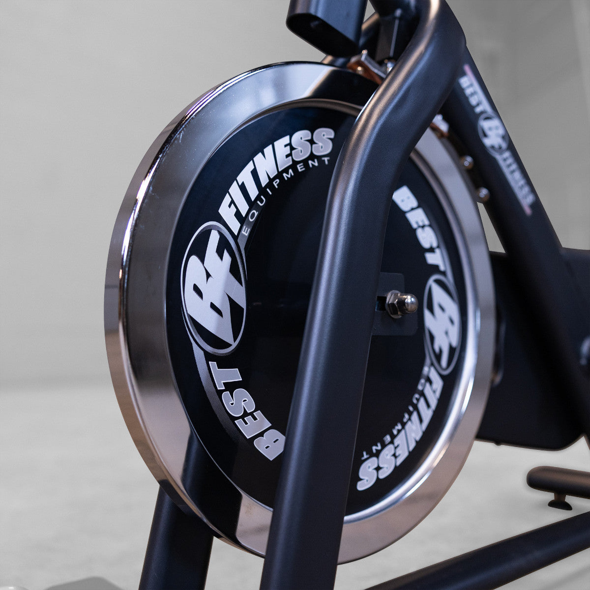 Body-Solid Best Fitness BFSB5B Indoor Training Cycle flywheel closeup