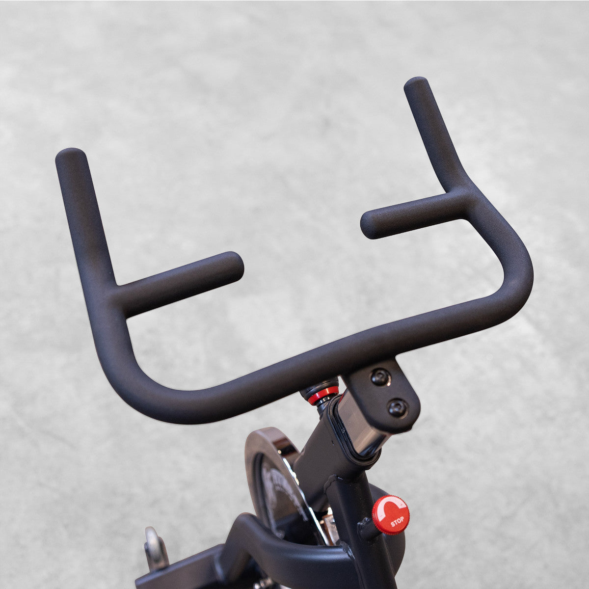 Body-Solid Best Fitness BFSB5B Indoor Training Cycle handle closeup