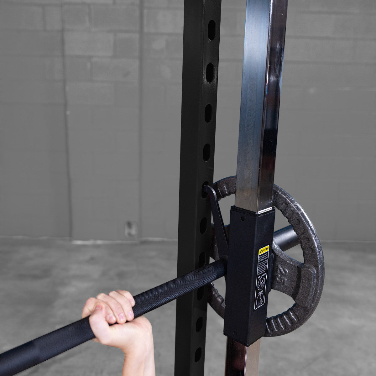 Body-Solid BFSM250B Best Fitness Smith Machine woman exercising